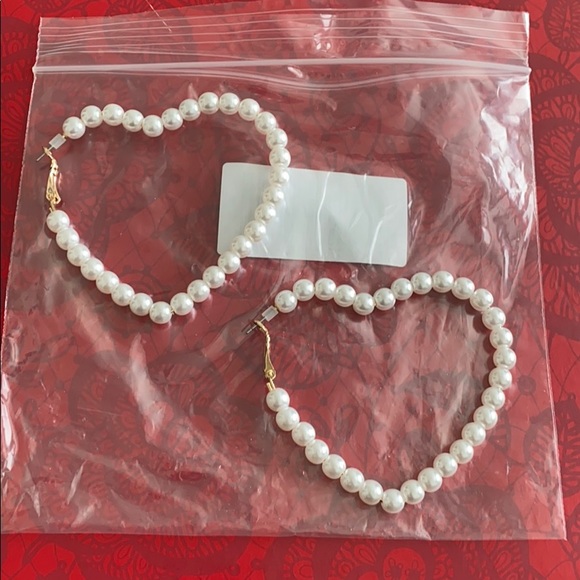 Faux pears heart hoop earrings - Picture 4 of 4